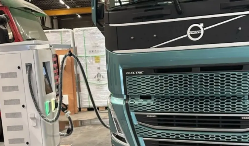 best dc fast charger for e truck charging blog cover