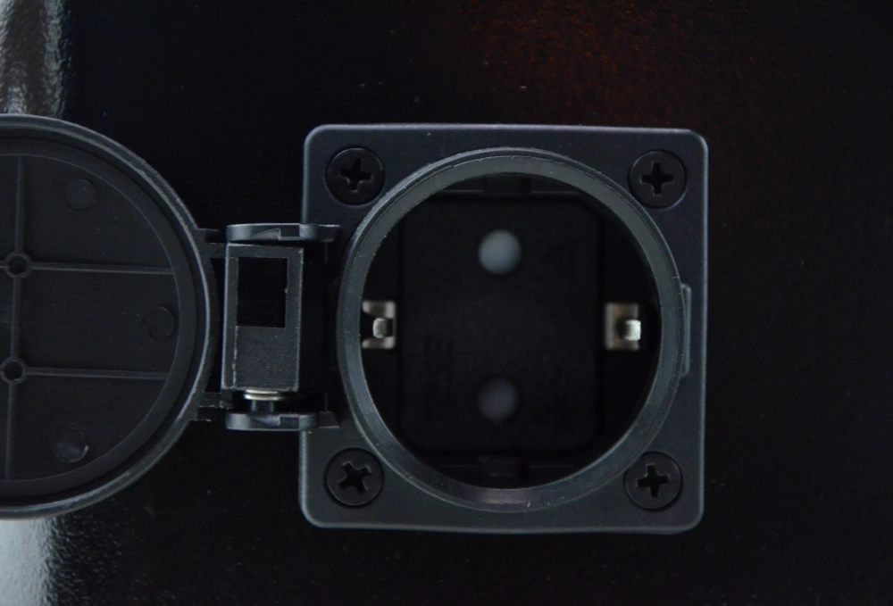 electric two wheeler socket